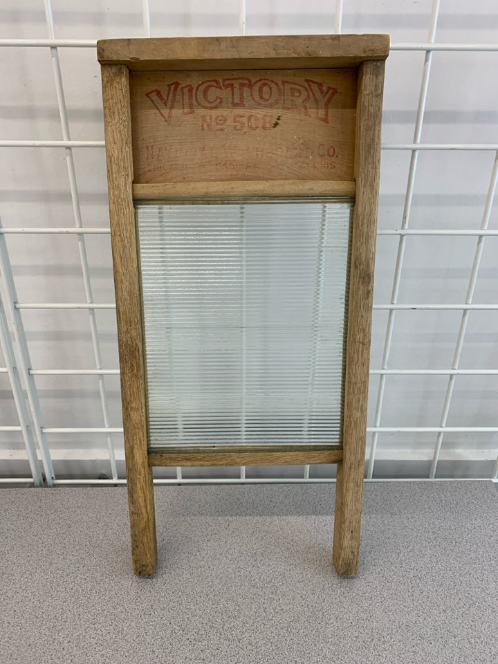 VTG WASHBOARD W/GLASS SURFACE.