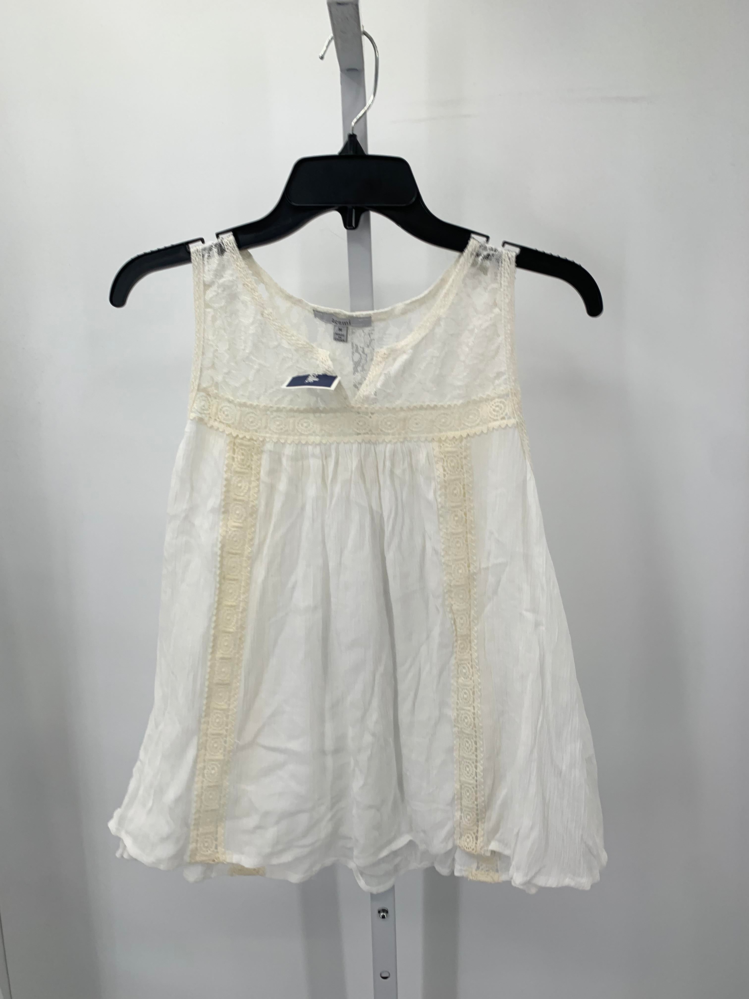Size Medium Juniors Tank