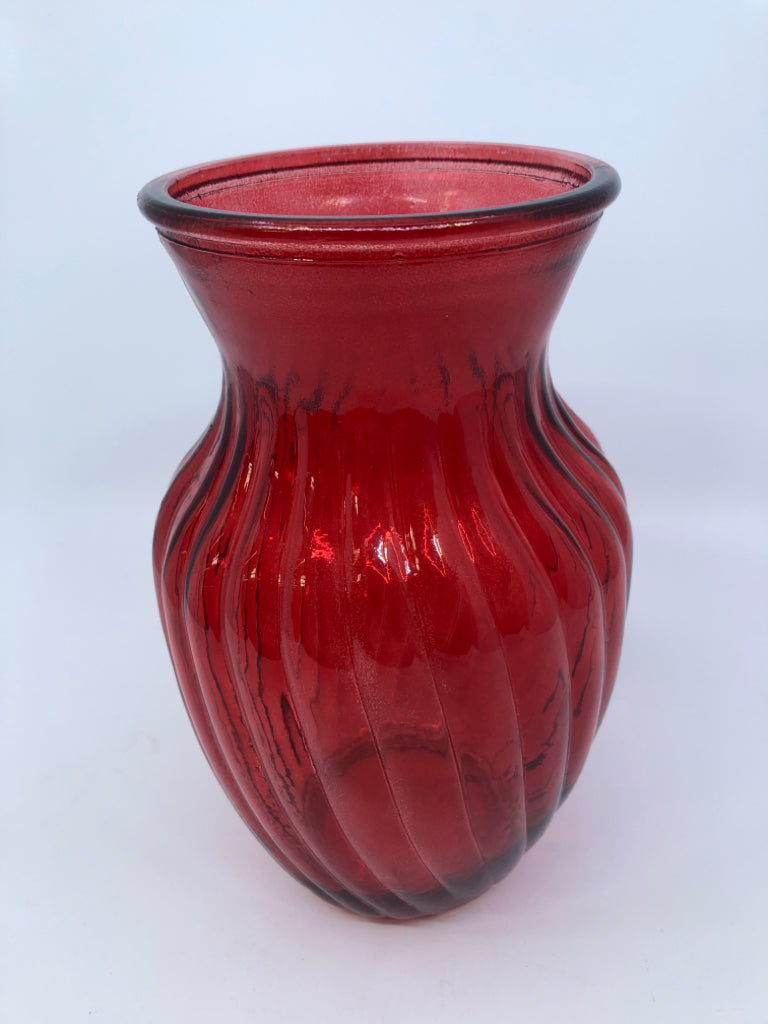 RED SWIRLED VASE.