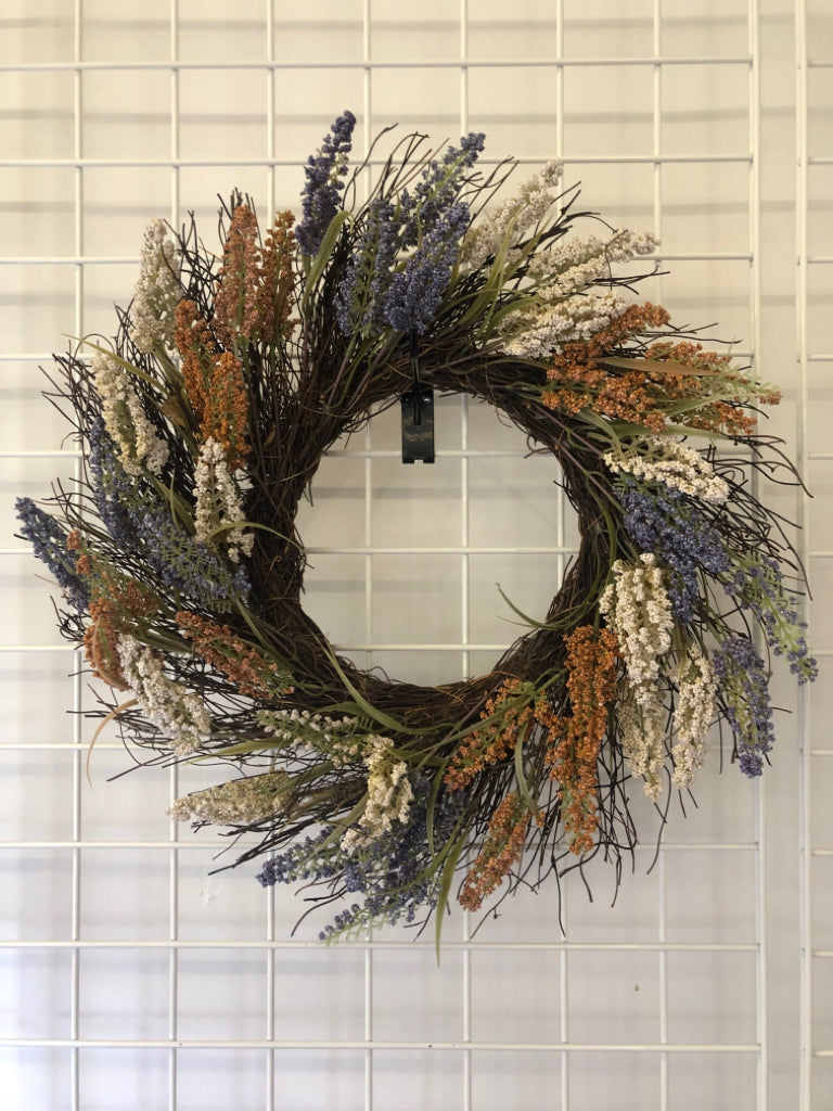 COLORFUL PIP BERRY WREATH.