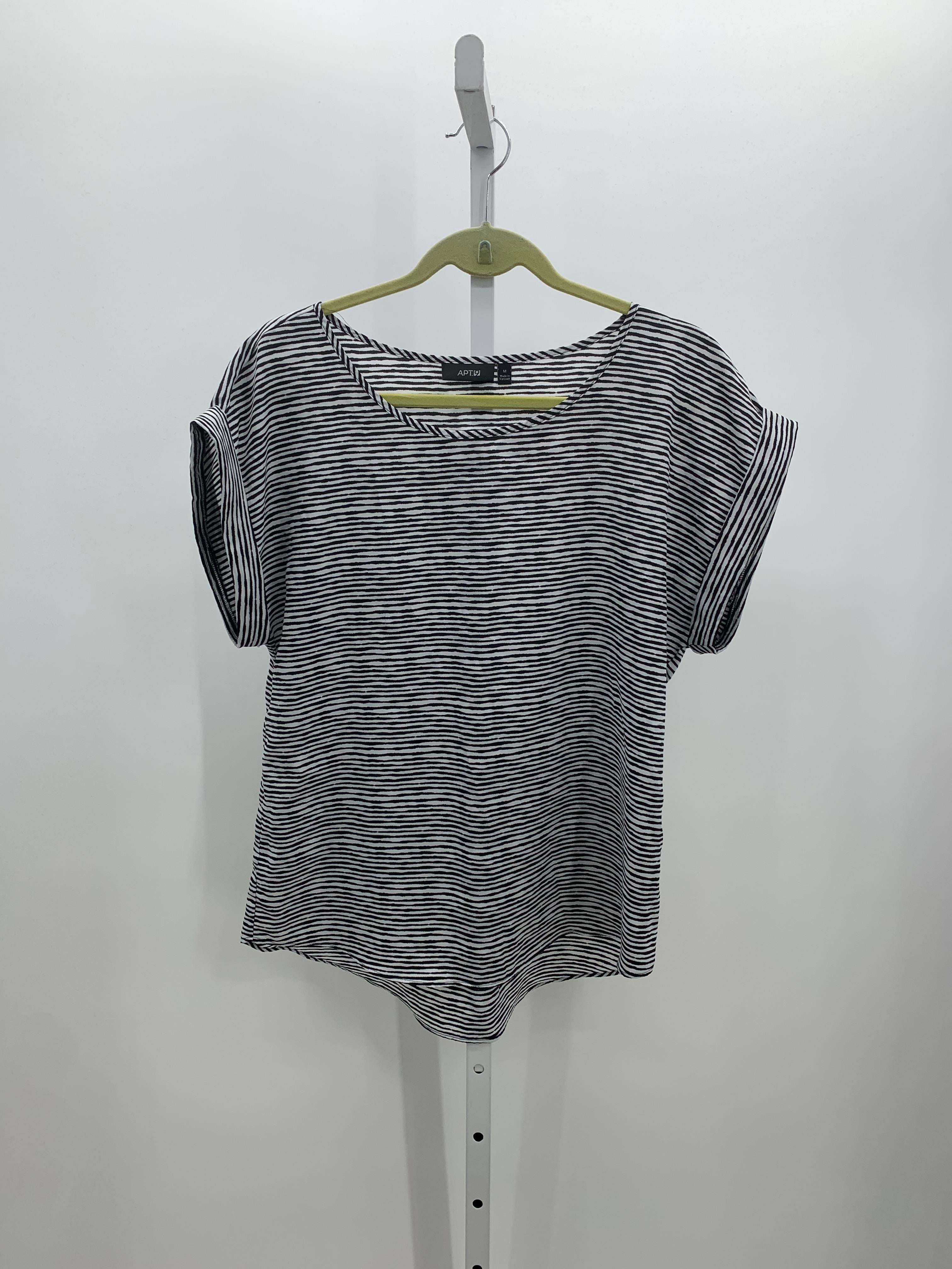 Apt. 9 Size Medium Misses Sleeveless Shirt