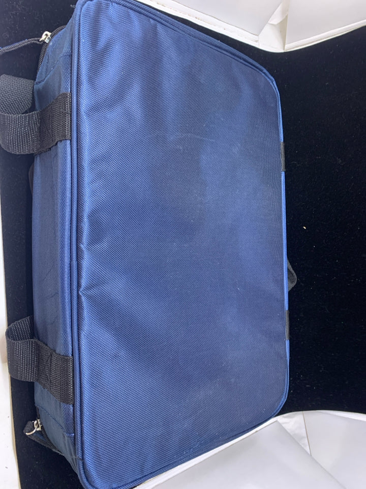 PATRIOTS INSULATED CASSEROLE CARRIER.
