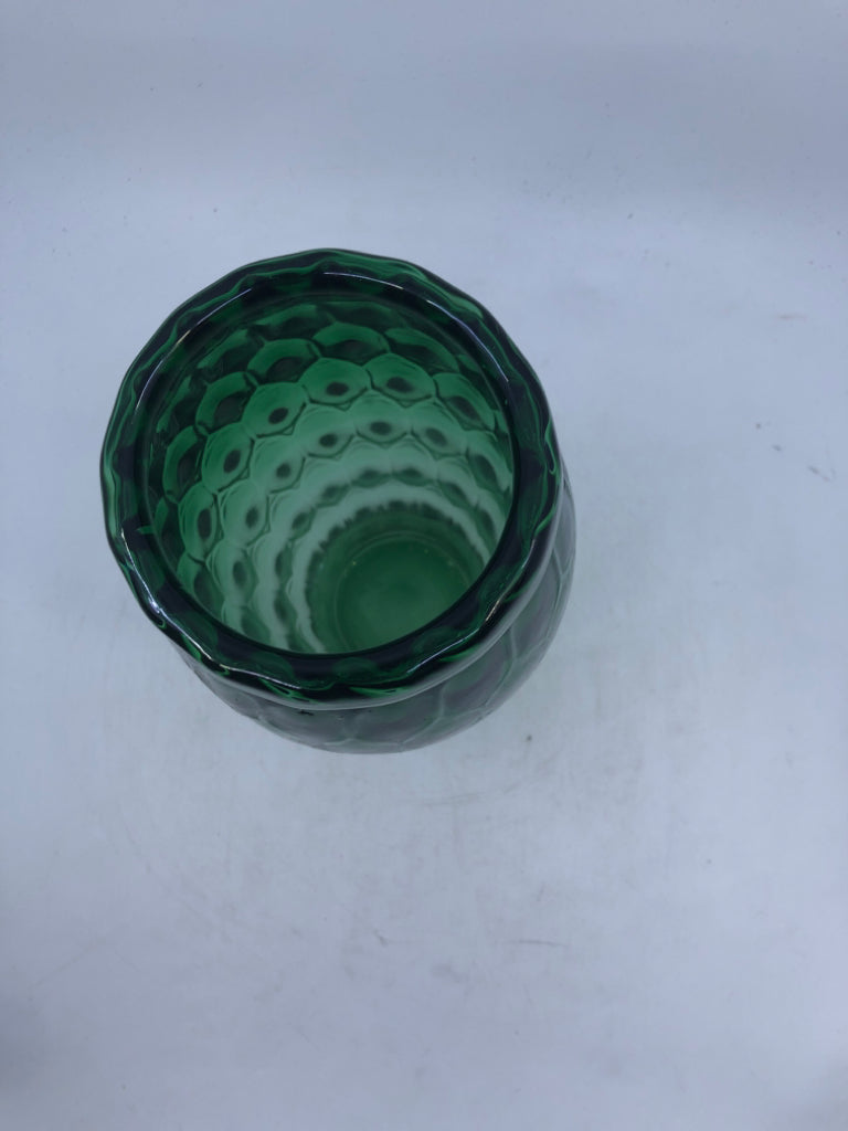 GREEN OMBRE THUMBPRINT VASE.