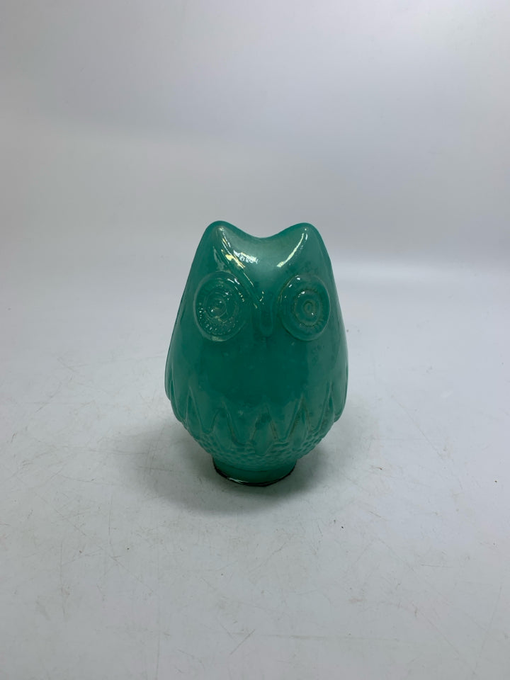 TEAL GLASS OWL.