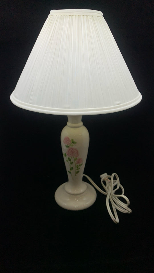 CERAMIC LAMP W/PAINTED PINK ROSES+WHITE FABRIC SHADE.