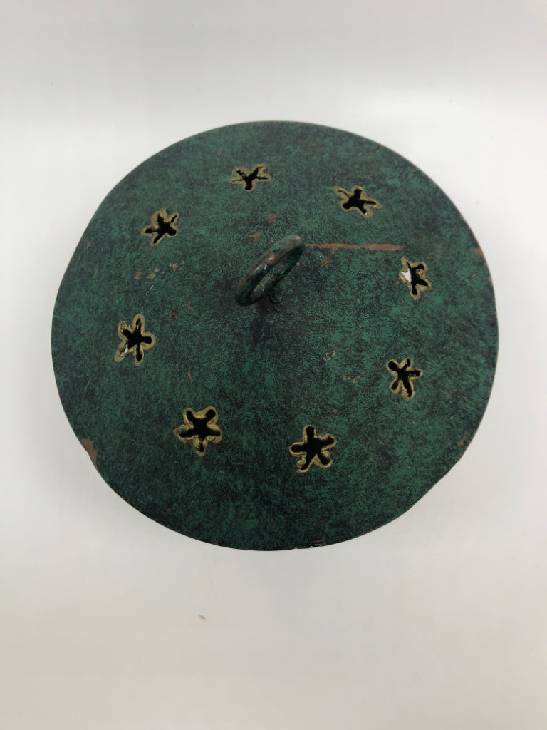 GREEN METAL WINTER CANDLE LANTERN.