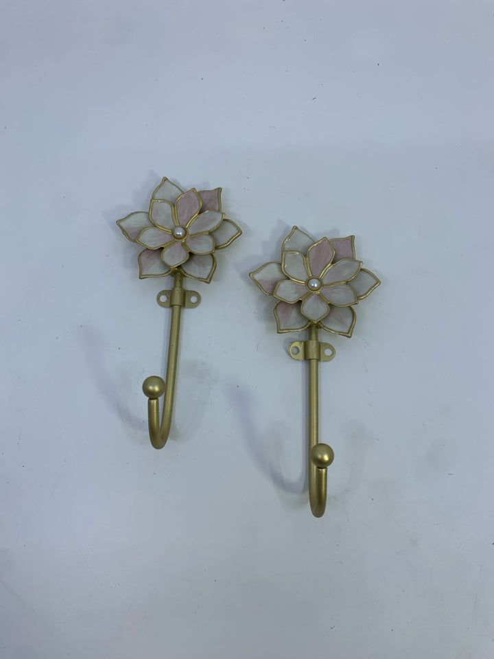 2PC GOLD FLOWER WALL-HOOKS.