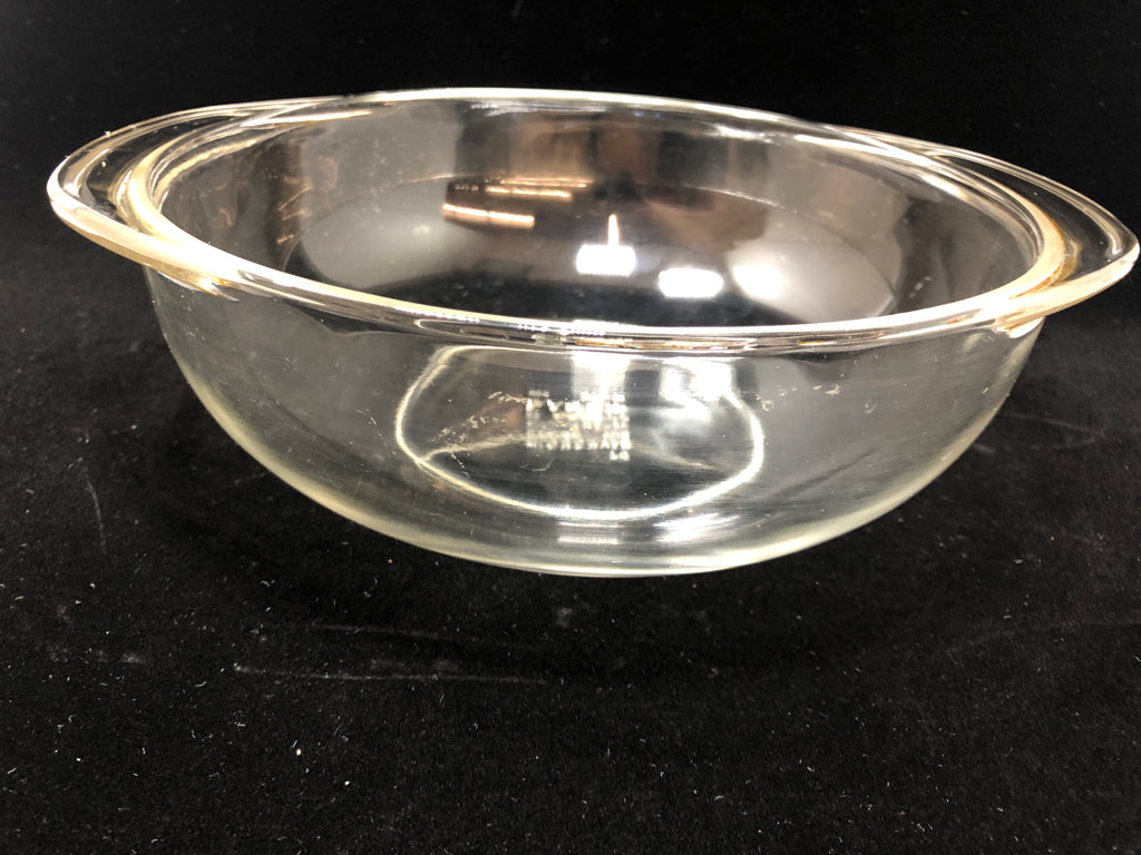 CLEAR PYREX BOWL W/LID.