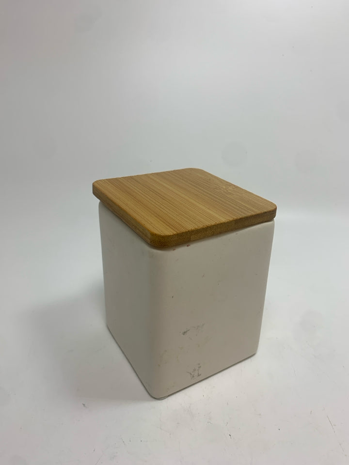 SQUARE WHITE CERAMIC CANISTER W/BAMBOO LID.