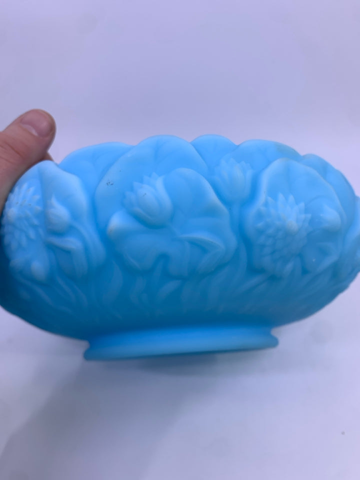 VTG BLUE FENTON SERVING BOWL W/ SCALLOP EDGE.