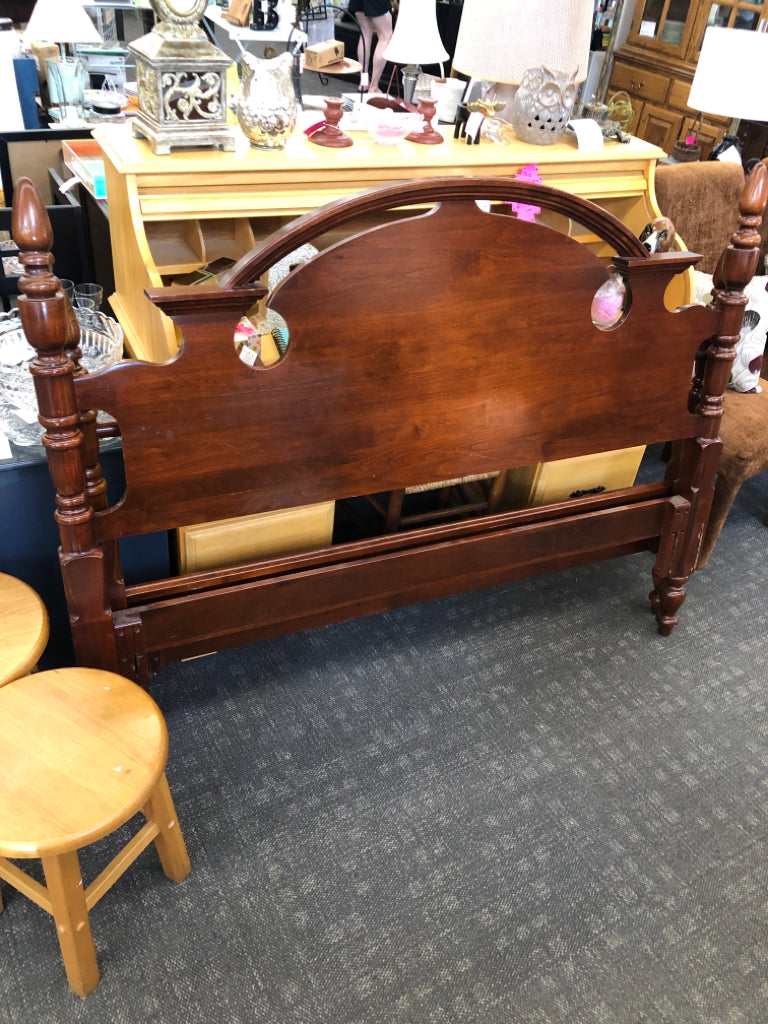 CHERRY WOOD QUEEN SIZE BED FRAME HEADBOARD & FOOTBOARD.