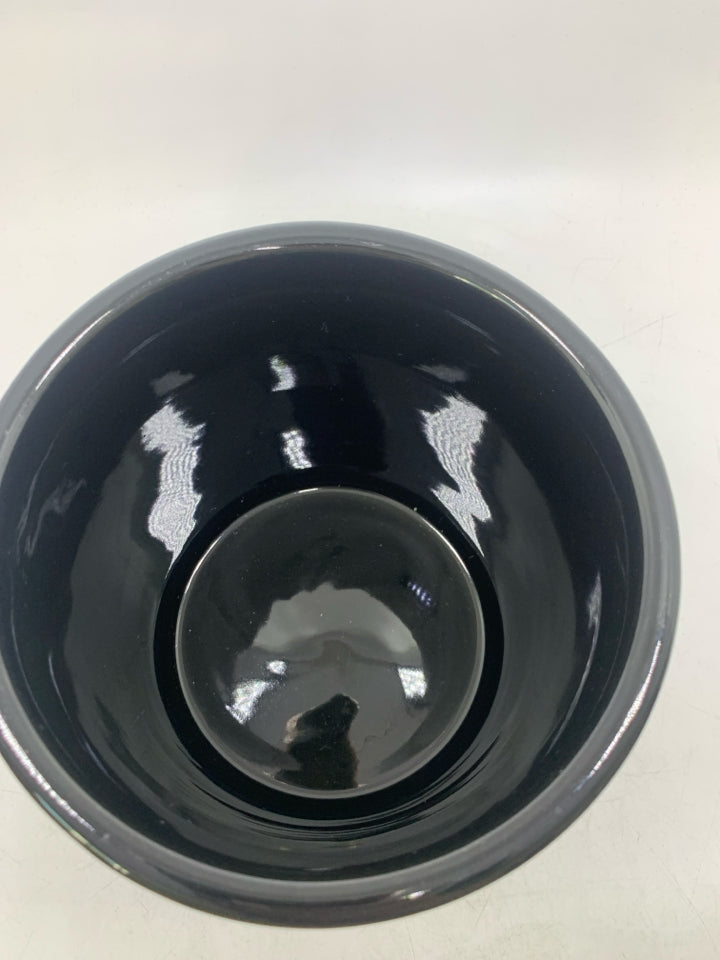 LARGE UTENSIL CROCK.