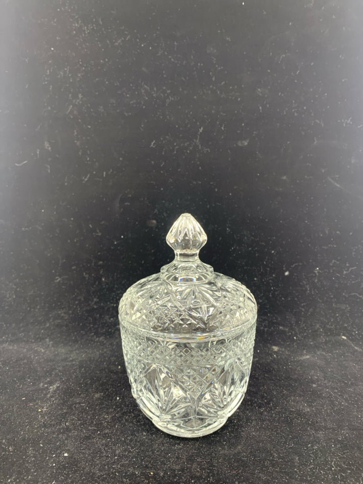 GLASS DIAMOND PATTERN COVERED SUGAR BOWL.