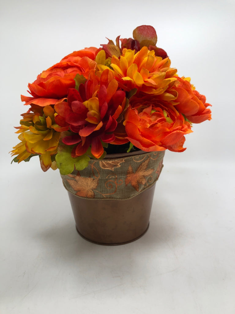 FALL FLORALS IN SM METAL PLANTER W/RIBBON.