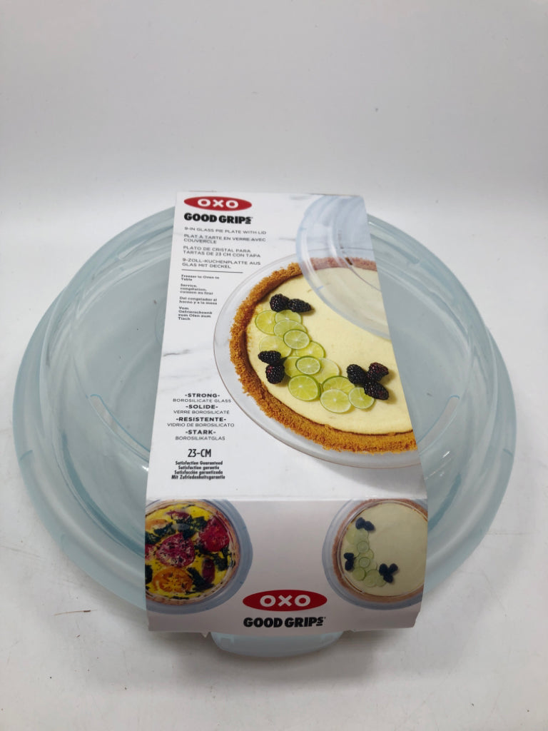 NIP OXO GLASS PIE PLATE W/LID.