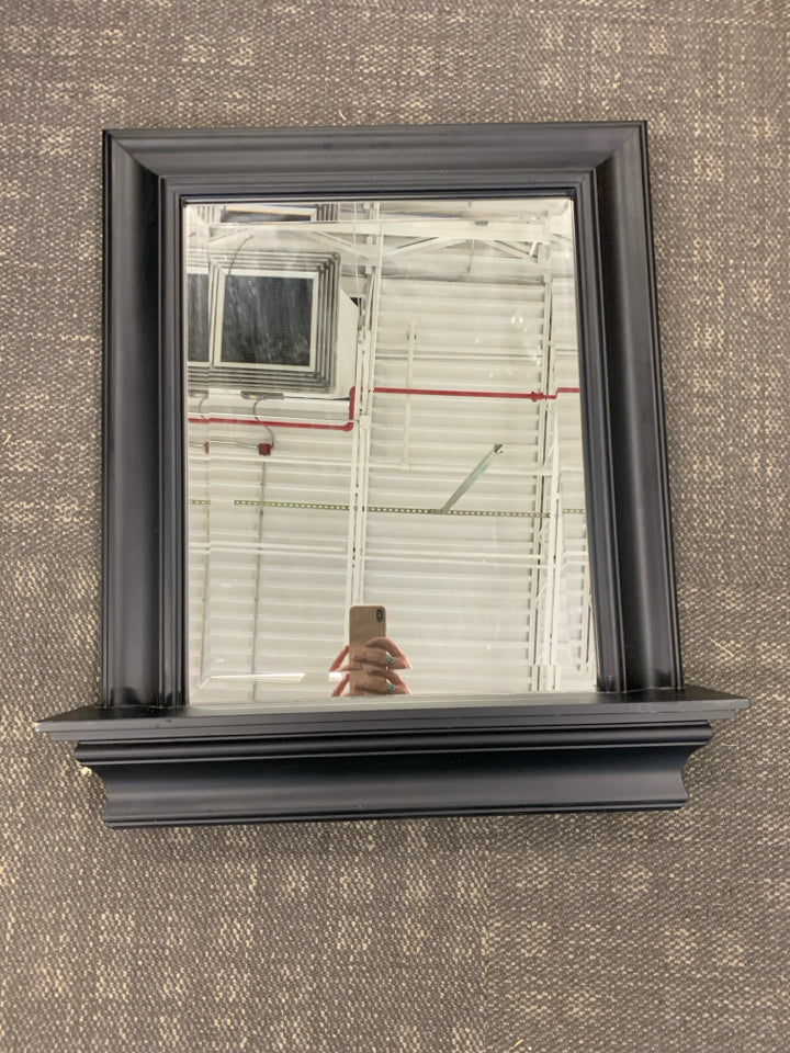 MIRROR W SHELF WALL ART.