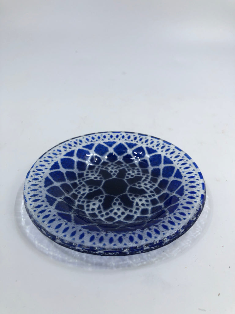 BLUE MANDALA GLASS CATCH-ALL DISH.