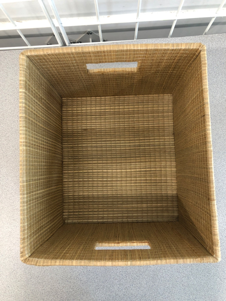WOVEN BAMBOO BIN.