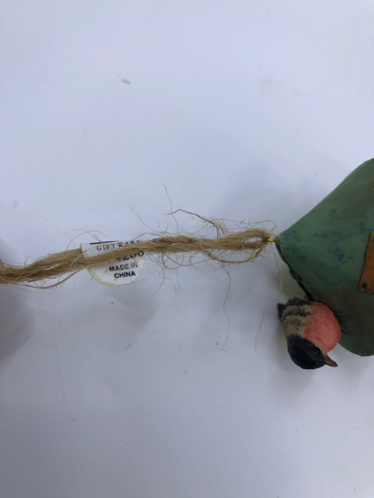 NIB SMALL RESIN BIRD WINDCHIME.