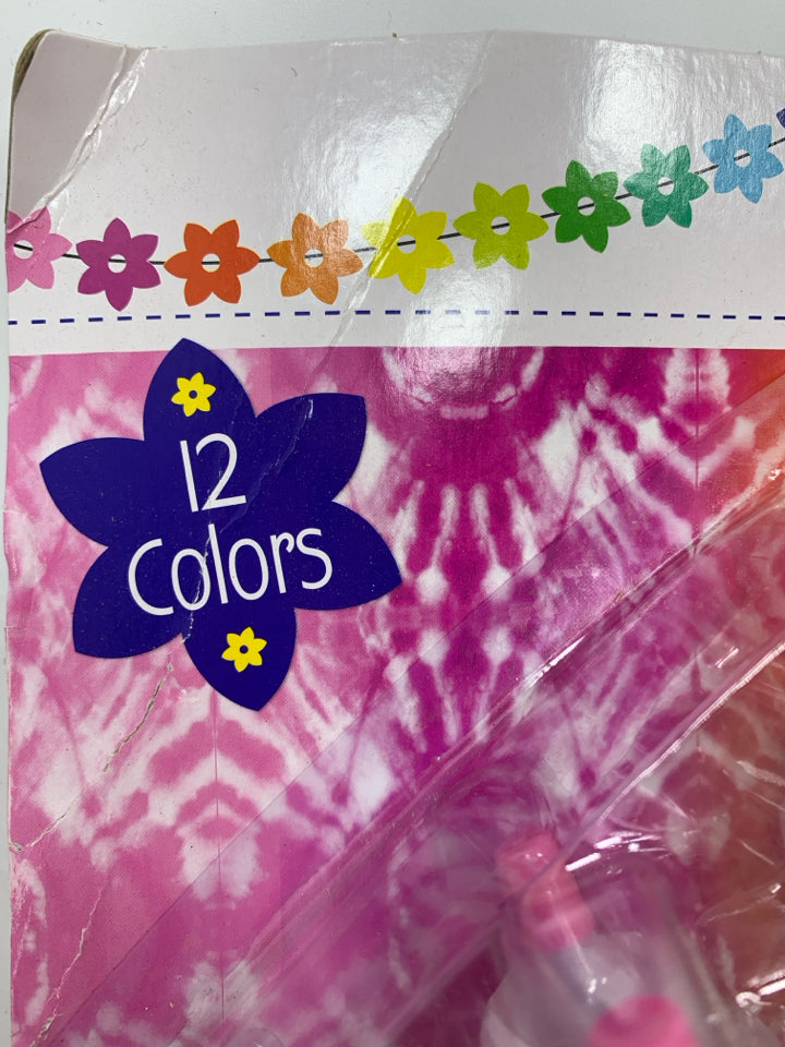 NIP TIE DYE KIT.