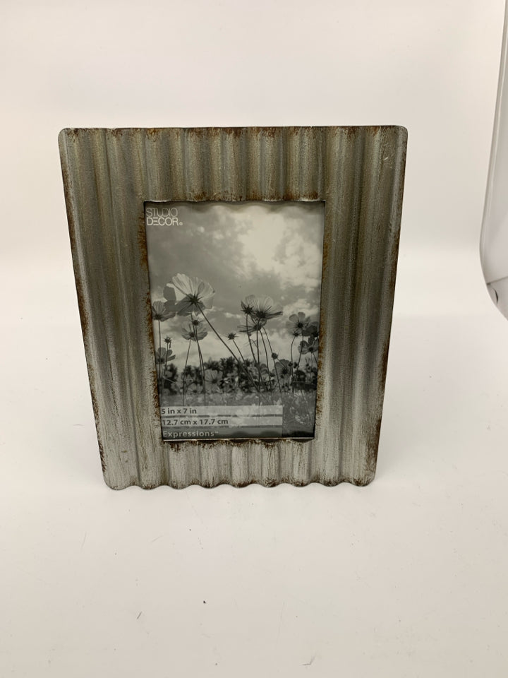 RIBBED GALVANIZED PHOTO FRAME.