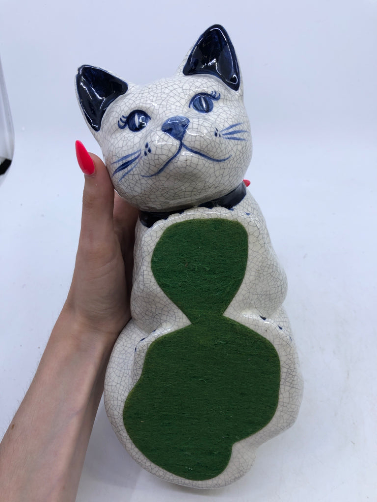 DEDHAM POTTERY SHELF SITTING CAT.