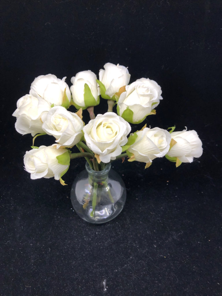 SMALL GLASS VASE W/ 11 SMALL WHITE ROSES.