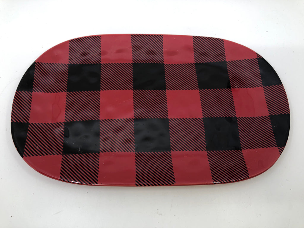 RED AND BLACK PLAID PRINT SERVING DISH.