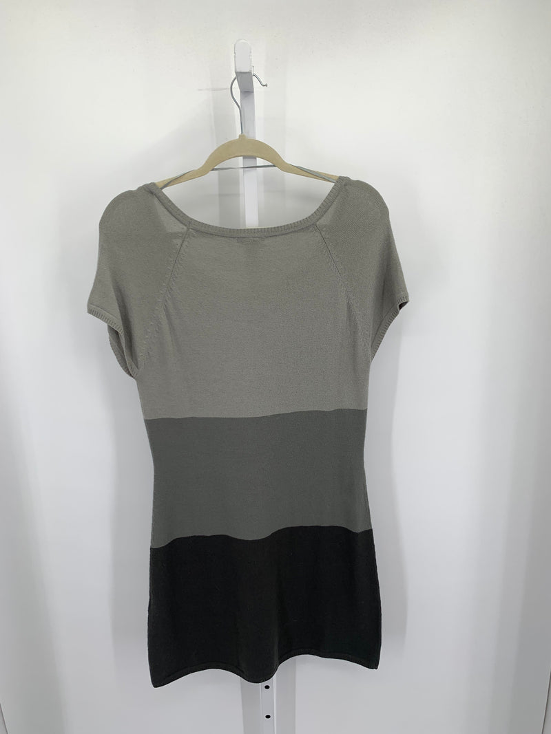 H&M Size Medium Misses Short Sleeve Dress