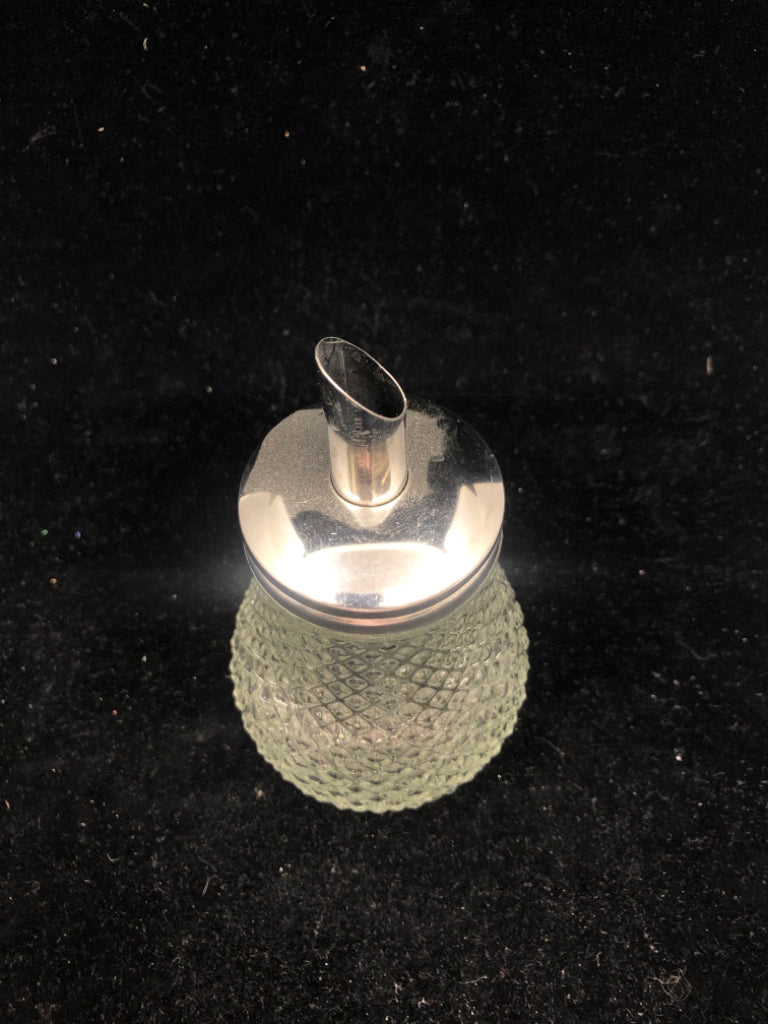 DIAMOND PATTERN SUGAR DISPENSER.