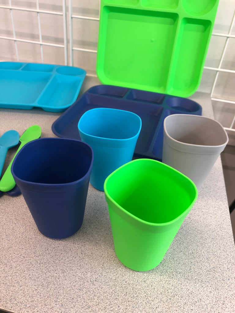 24PC MULTI-COLORED KIDS DINNER SET.