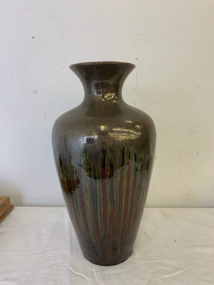 METALLIC BROWN/ORANGE VASE.