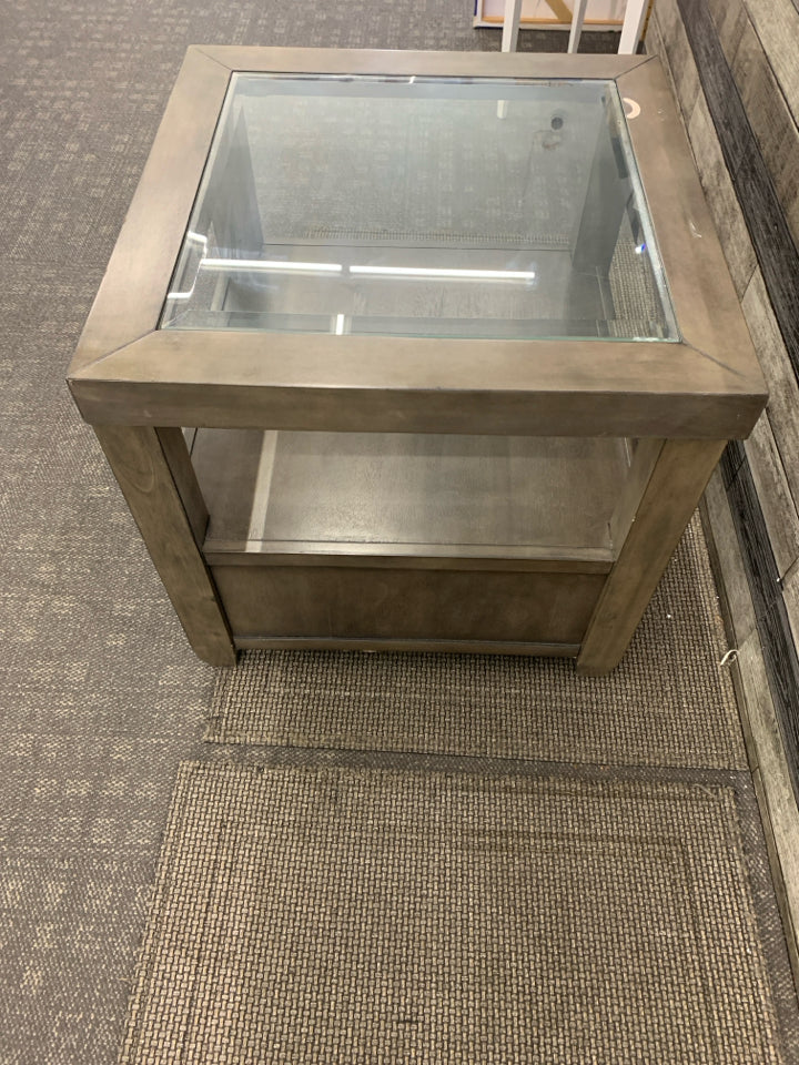 BROWN GLASS TOP END TABLE W/DRAWER.