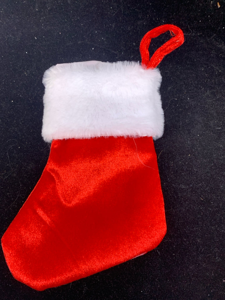 MINI "S" HOLIDAY STOCKING.