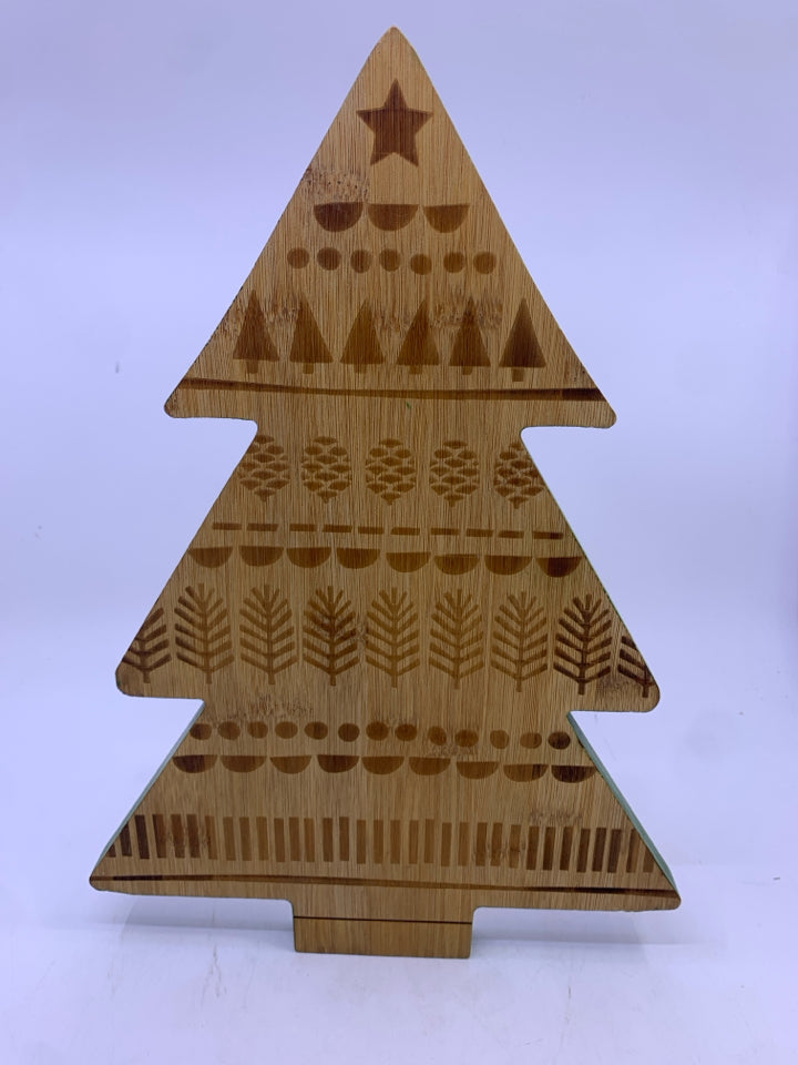 WOOD CHEESE BOARD TREE GREEN SIDES BURNT ORNAMENTS.
