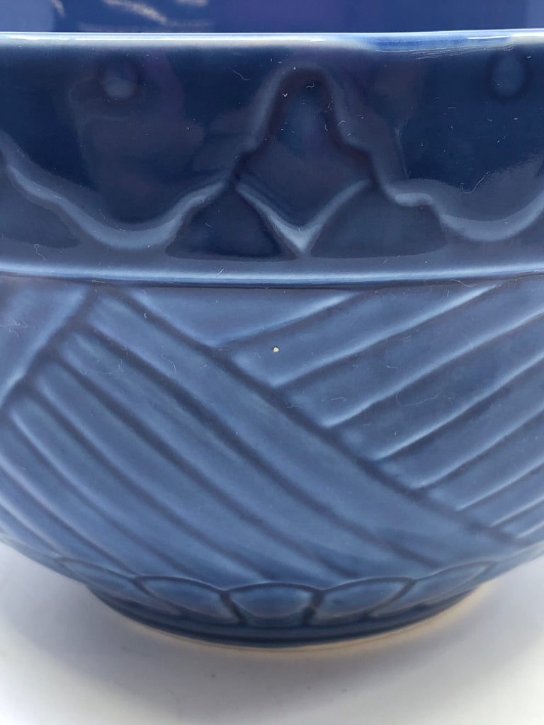 BLUE CERAMIC MIXING BOWL, EMBOSSED LINES DETAIL.