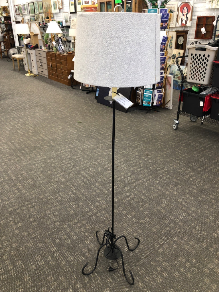 METAL FLOOR LAMP W/CURVED FEET & GRAY SHADE.