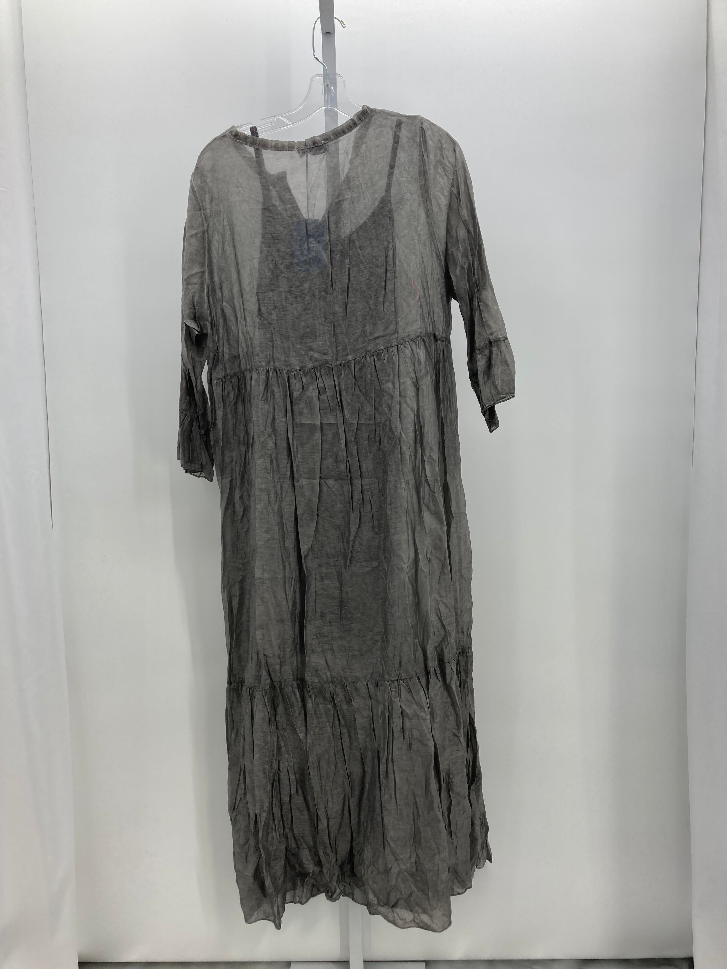 Size Medium Misses 3/4 Sleeve Dress