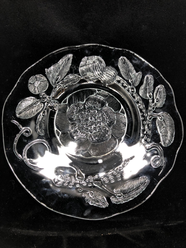 CLEAR GLASS FLORAL PLATTER.