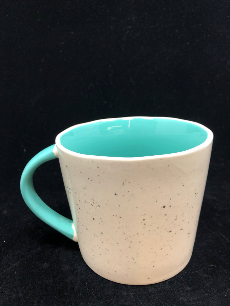 "SIPPING ON SUNSHINE" MUG.