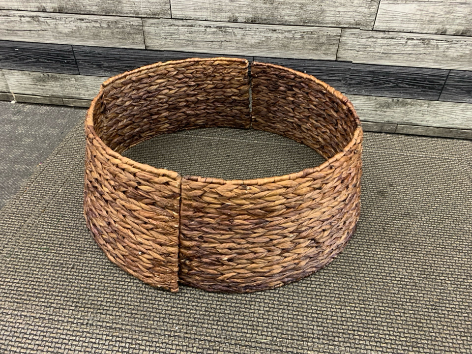 DARK WOVEN TREE COLLAR 4 PC INTERLOCK.