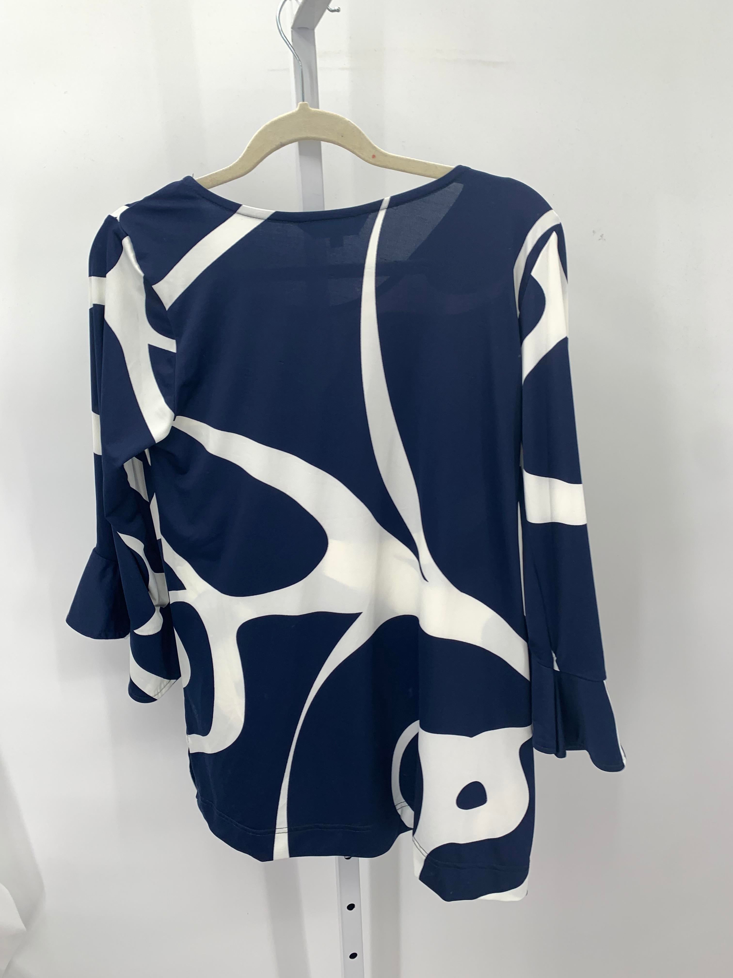 Size Medium Misses 3/4 Sleeve Shirt