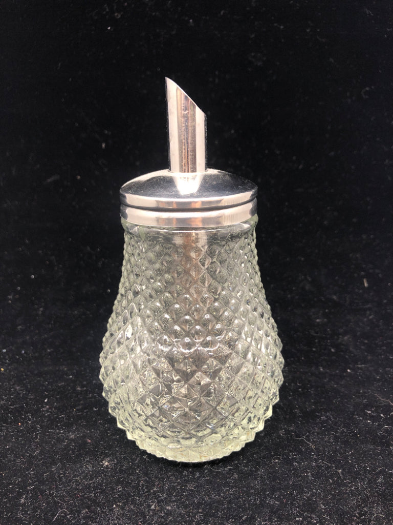 DIAMOND PATTERN SUGAR DISPENSER.