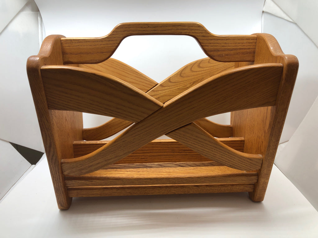 2-SECTION WOODEN MAGAZINE HOLDER.