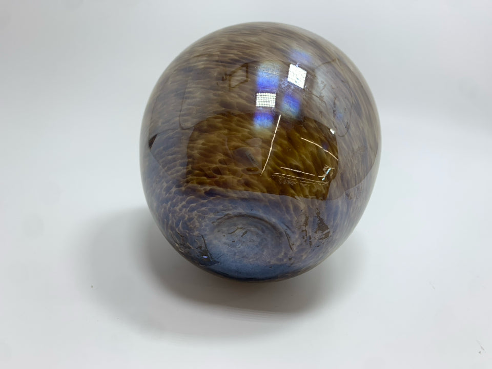 BROWN SPECKLED BLOWN GLASS APPLE PAPERWEIGHT.