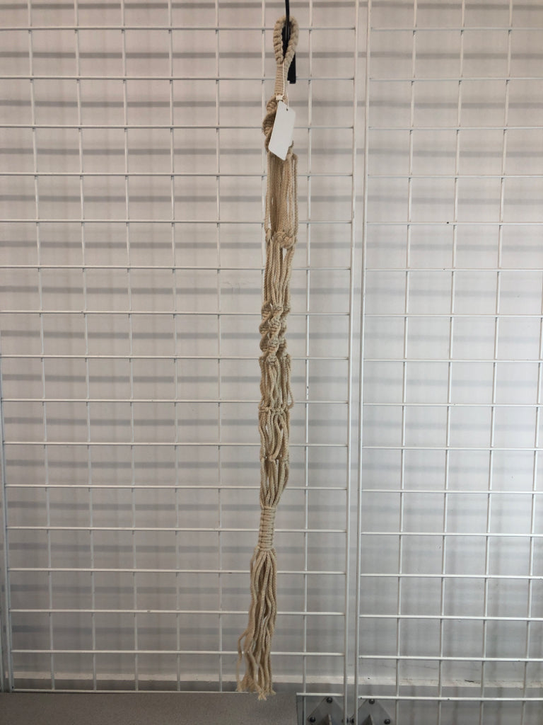 MACRAME PLANT HANGING.