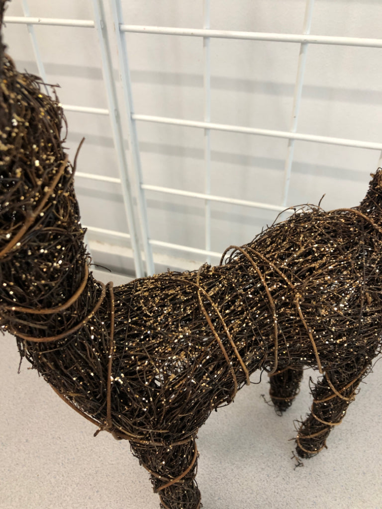SPARKLY TWIG DEER.