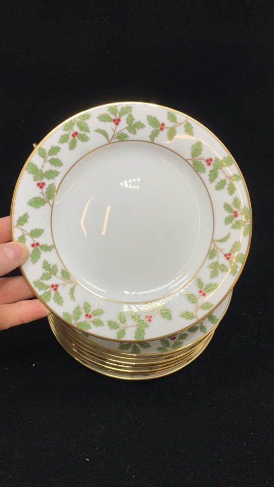 HOLLY & BERRY CHRISTMAS DISH SET SRV FOR 8- NORITAKE.