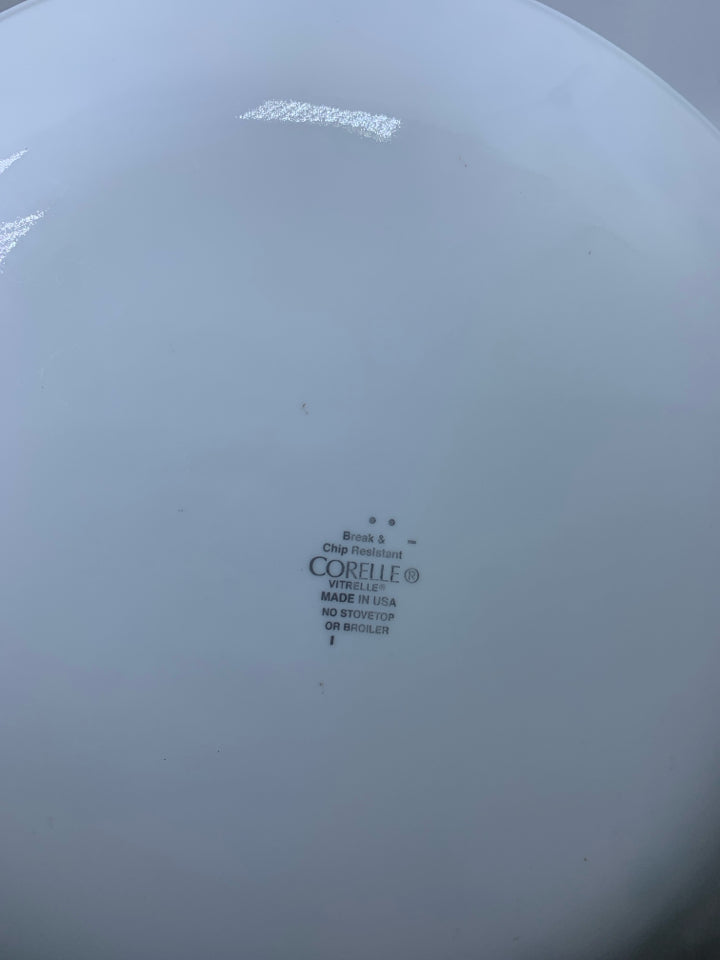 4 FLUTED SWIRL IVY DINNER PLATES W/ GREEN EDGE.