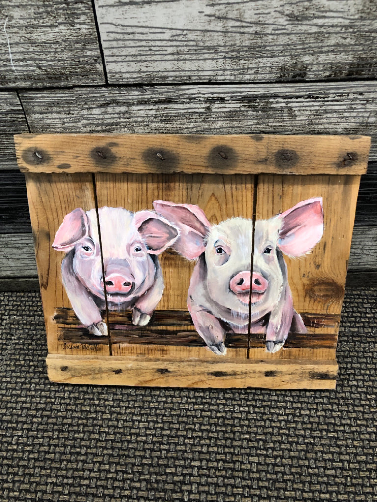 2 PIGS ON WOOD WALL HANGING.